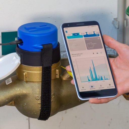 hydropmeter auf dem Wasserzähler und hydrop App